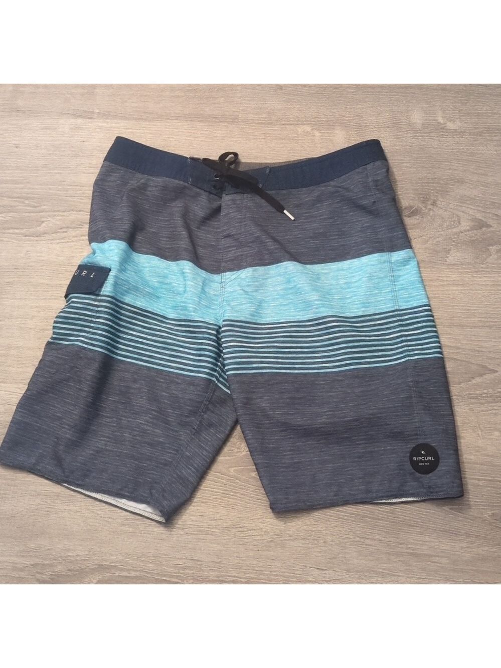 Rip curl cargo board shorts size 32